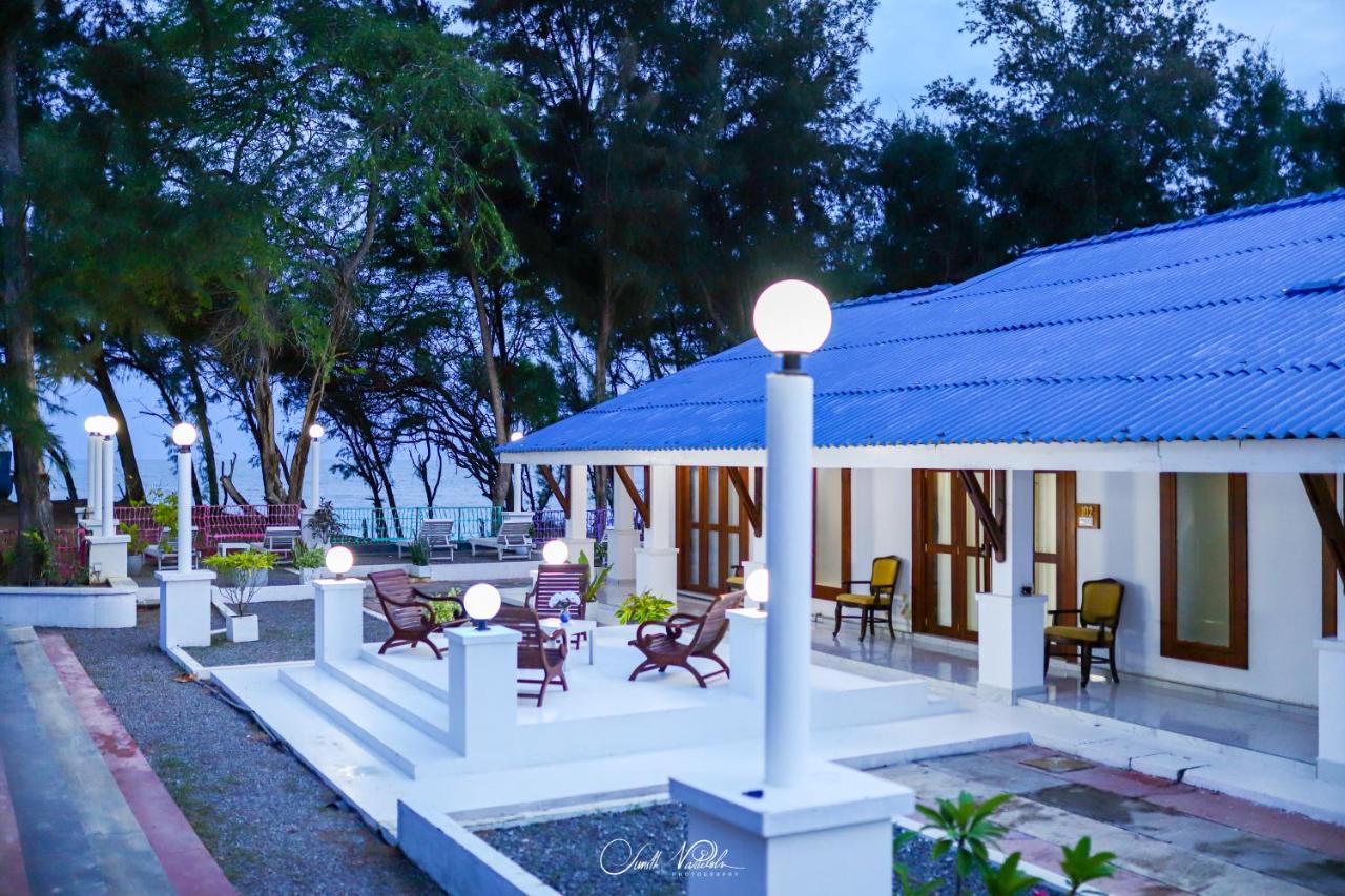 Ceylonta Beach Resort And Spa Hambantota Eksteriør billede