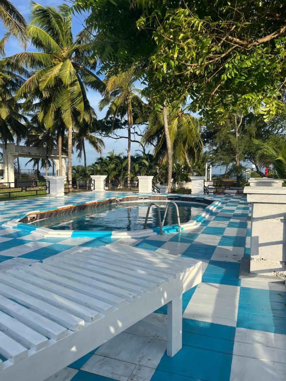 Ceylonta Beach Resort And Spa Hambantota Eksteriør billede