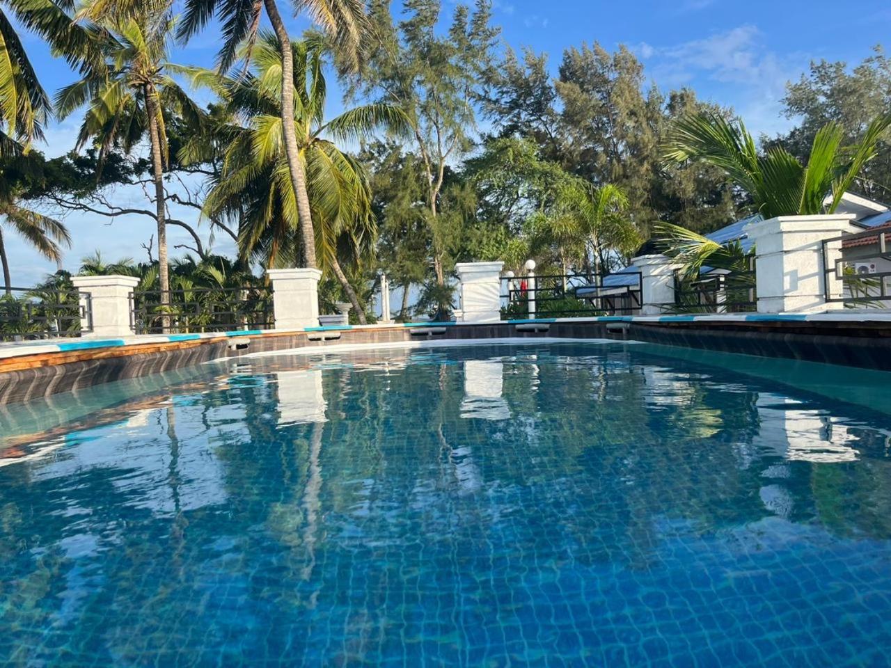 Ceylonta Beach Resort And Spa Hambantota Eksteriør billede