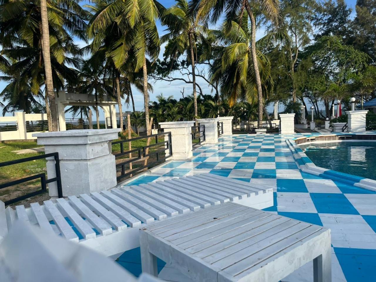 Ceylonta Beach Resort And Spa Hambantota Eksteriør billede
