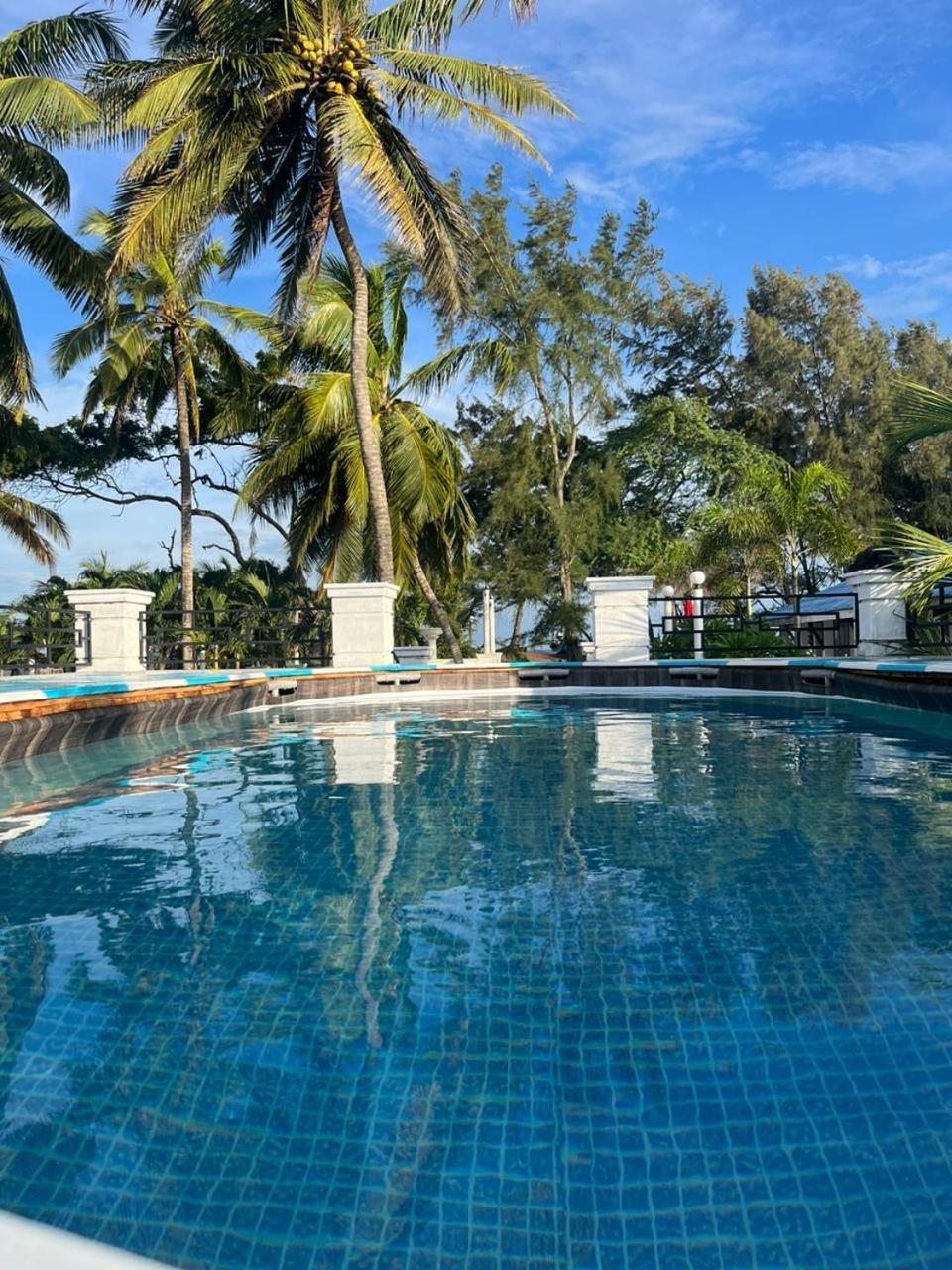 Ceylonta Beach Resort And Spa Hambantota Eksteriør billede