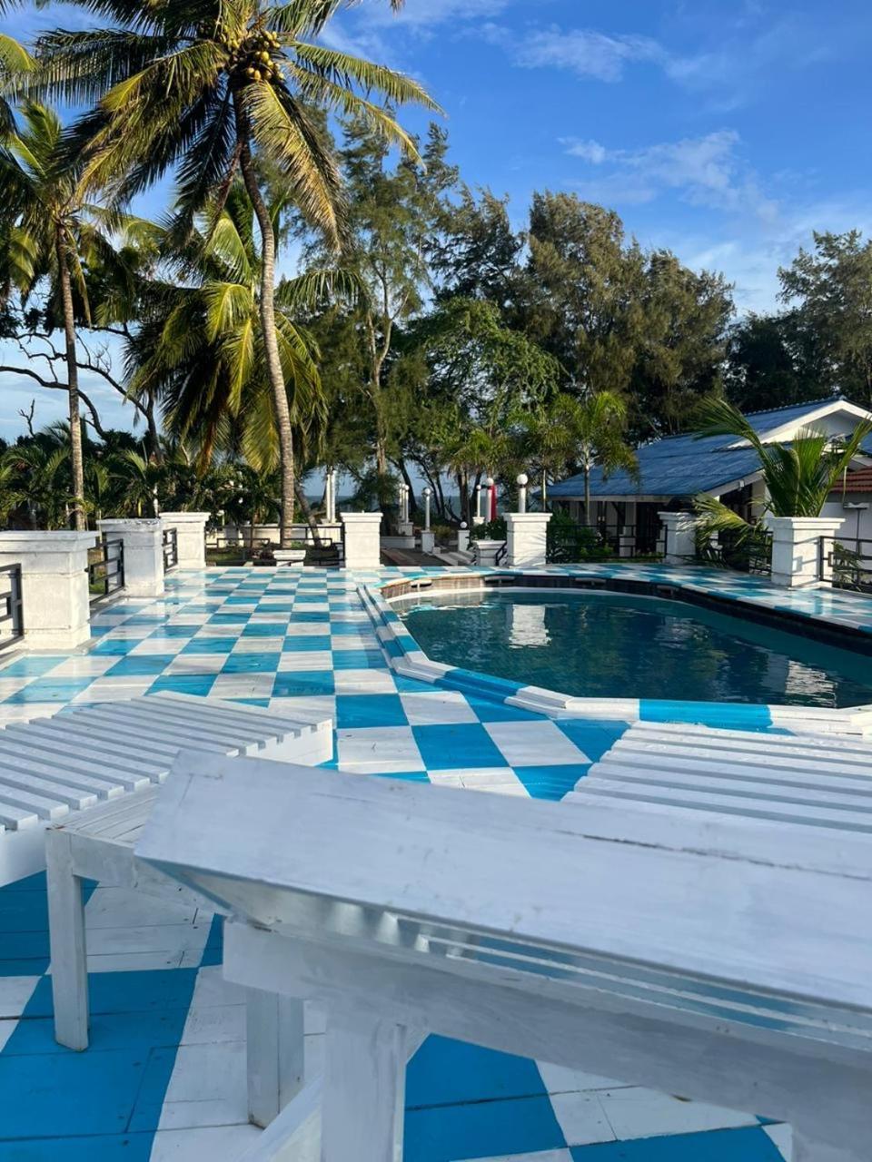 Ceylonta Beach Resort And Spa Hambantota Eksteriør billede
