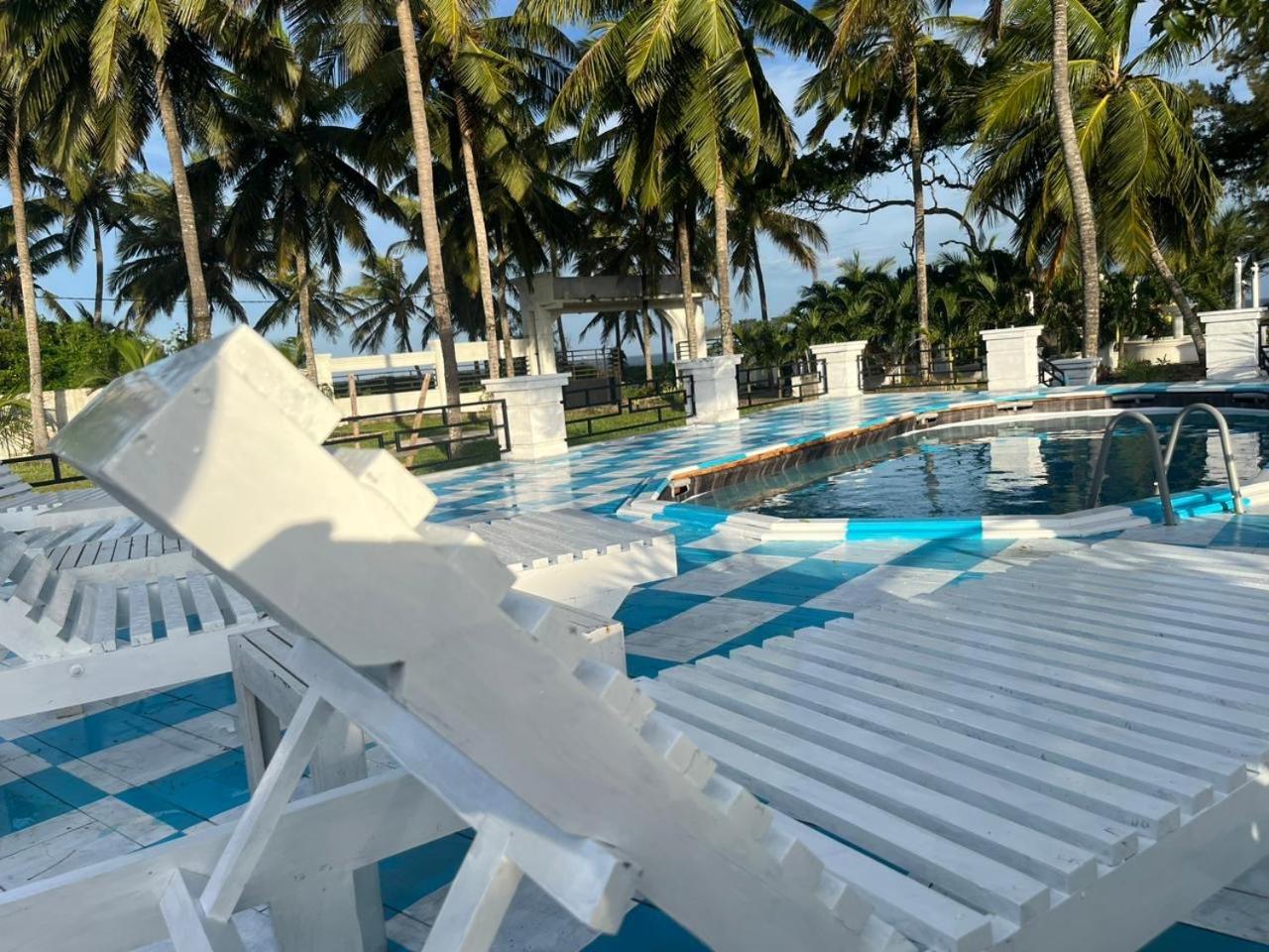Ceylonta Beach Resort And Spa Hambantota Eksteriør billede